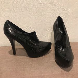 Carlos Santana Snakeskin Ankle Boots